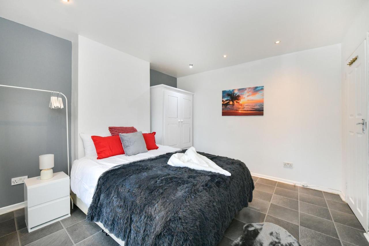 Impeccable 4-Bed House In Brixton London Villa Bagian luar foto